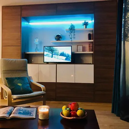 Imowemo Multifuncional Penthouse Apartment Ovar